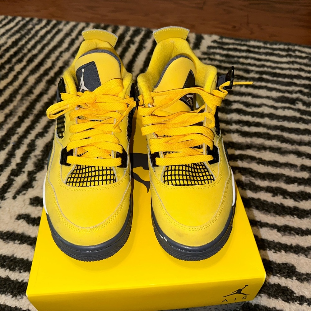 Thunder Jordan 4, 6Y